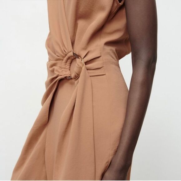 Zara   - Picture 4 of 9